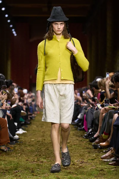Look 38